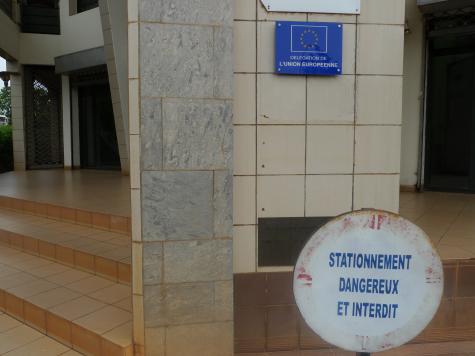 Devant la délégation de l'Union européenne, à Bamako, mai 2010.