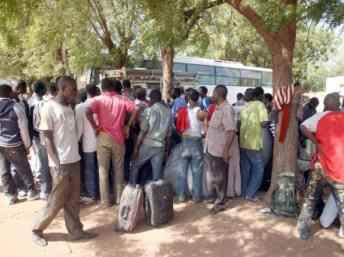 Un groupe de travailleurs migrants expulsés de Libye en 2008, à Bamako.